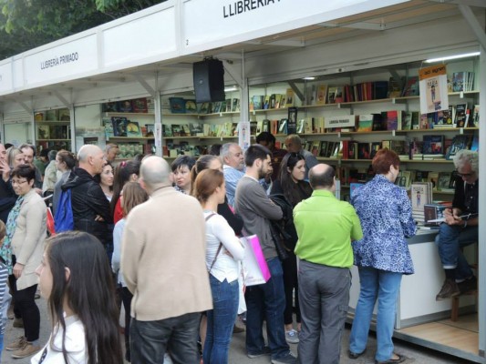 40 coses que fer en la fira del llibre, a banda de comprar llibres 