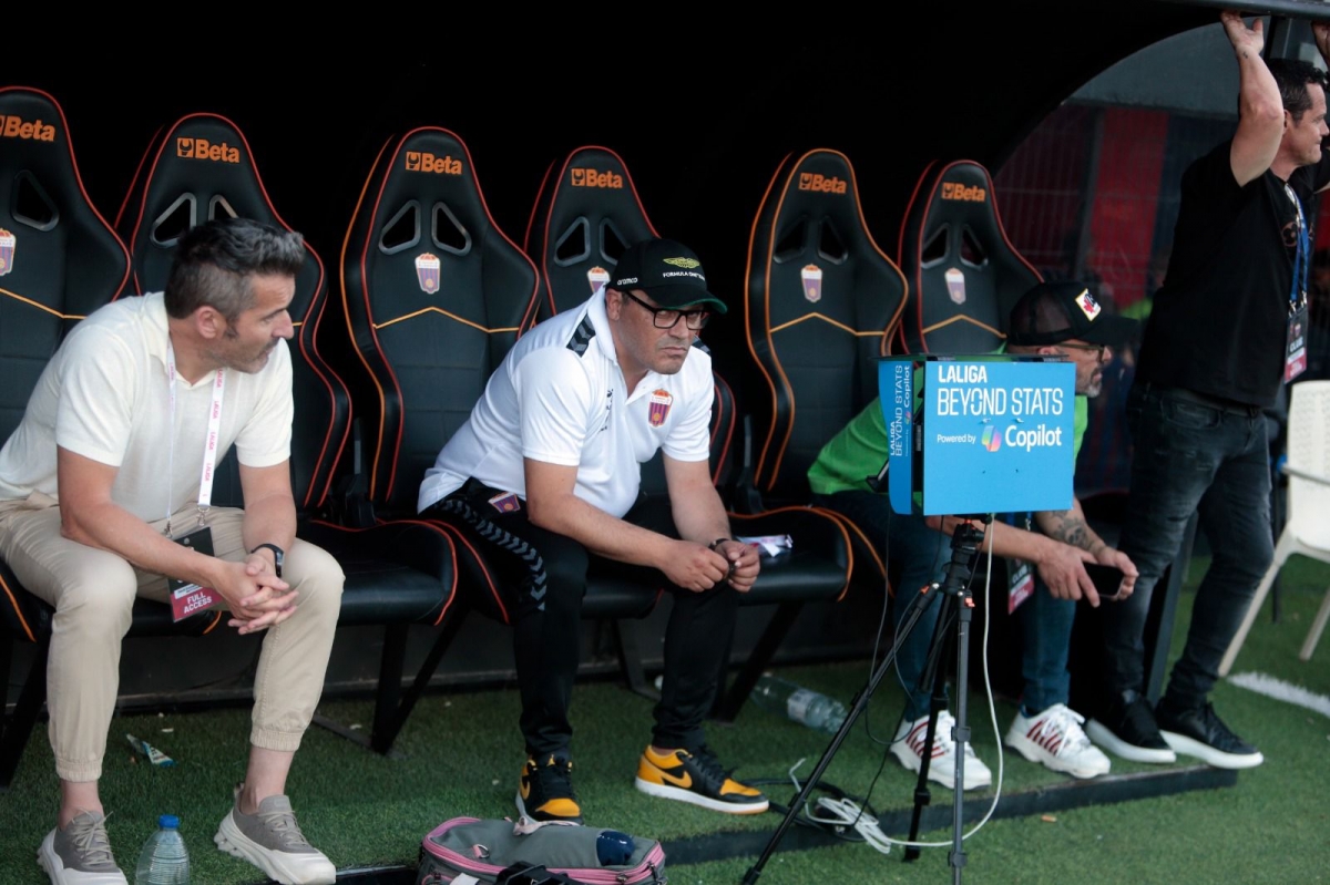 Pascual Pérez cierra la mejor etapa del Eldense en seis décadas