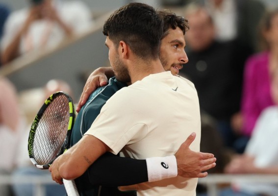 Alcaraz domina por 7-4 a Sinner, que sólo perdió contra el murciano desde hace 10 meses