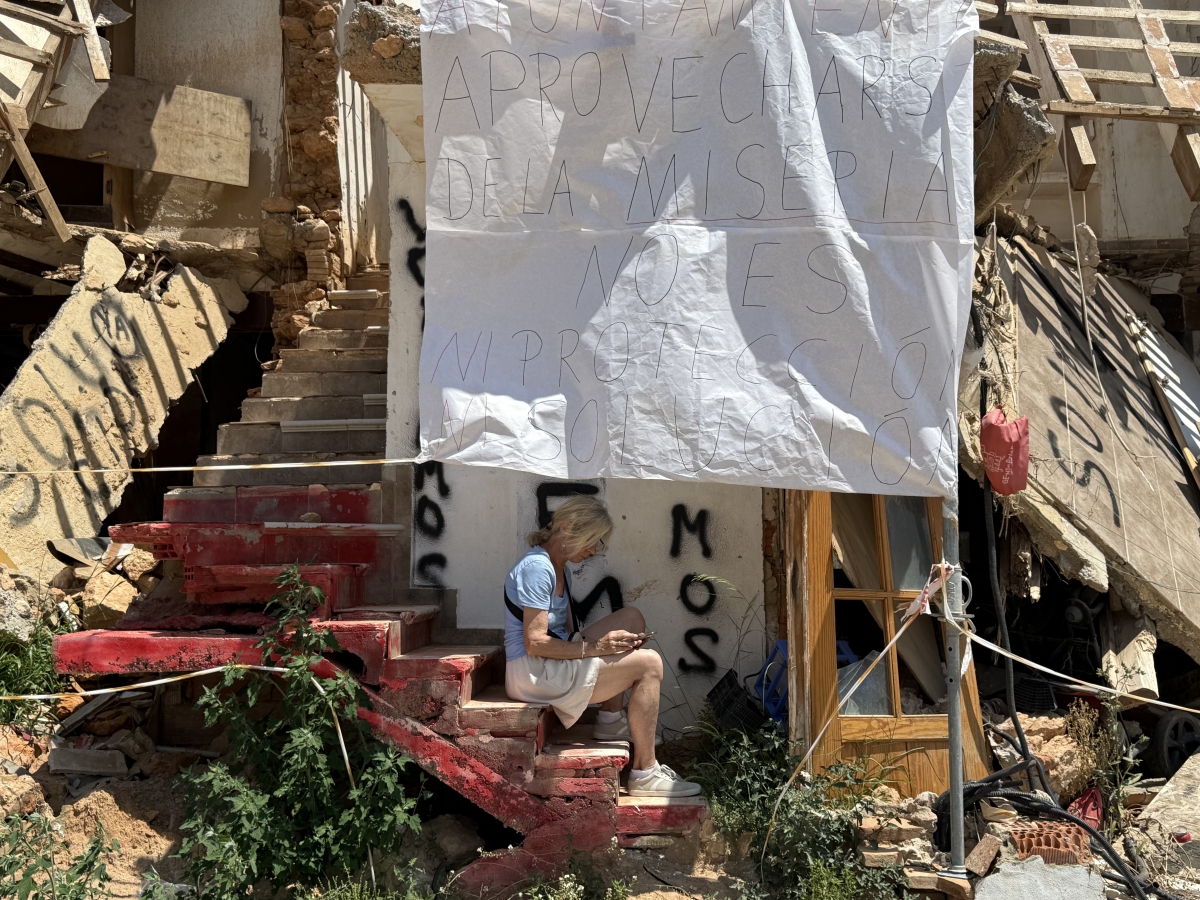 Empiezan las primeras demoliciones en l'Almassereta de Picanya tras la Dana: 