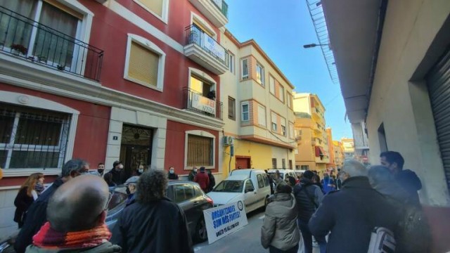 La vivienda en Alicante: organizan un taller pro okupación y una charla sobre cómo combatirla 