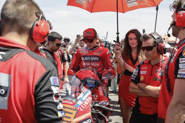 Marc Márquez sigue intratable en Alcañiz y firma un sábado perfecto