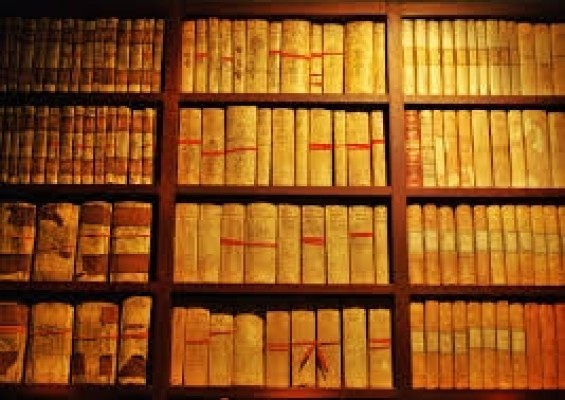 Cultura colabora con la Associació d’Arxivers para reforzar el papel de los archivos municipales