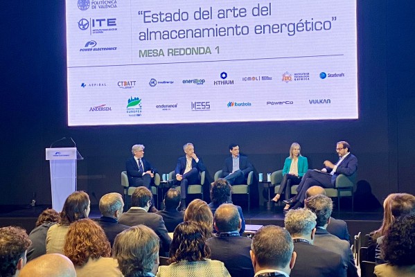 El Consell hará cambios para simplificar el desarrollo de las baterías de almacenamiento energético