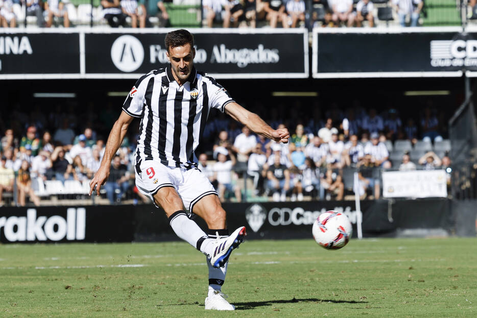 De Miguel se entrena con el Castellón, pero es duda para recibir este sábado al Levante