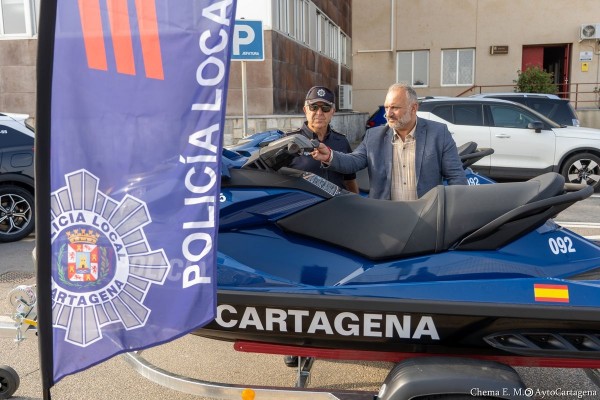 La Policía Local de Cartagena se renueva con nuevo armamento, dos motocicletas y dos motos acuáticas