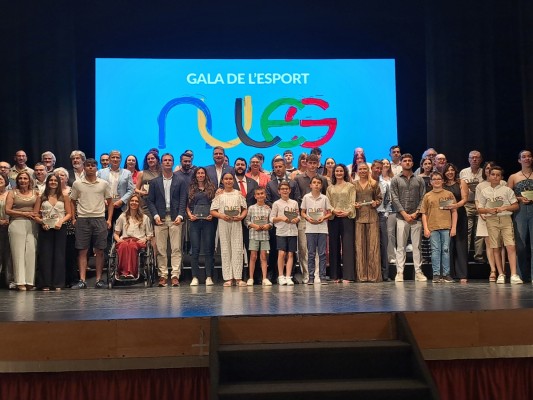 Nules congrega a más de 300 personas en su V Gala Deportiva en el Teatro Alcázar