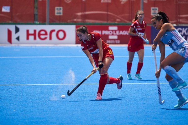 España mejora sensaciones en València, pero vuelve a perder contra Argentina