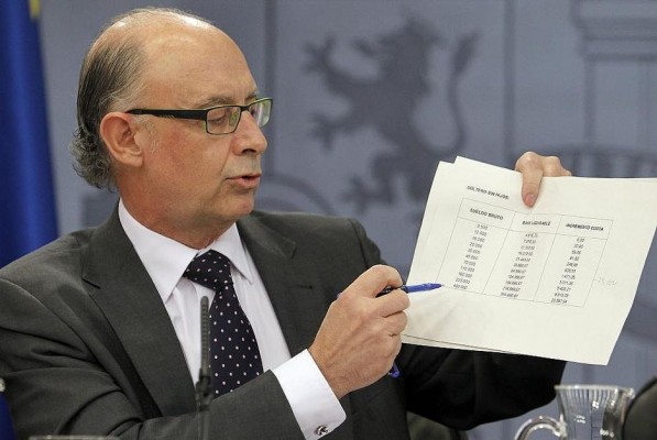 El Gobierno amplía el límite de déficit para las CCAA al 0,7% del PIB en 2016