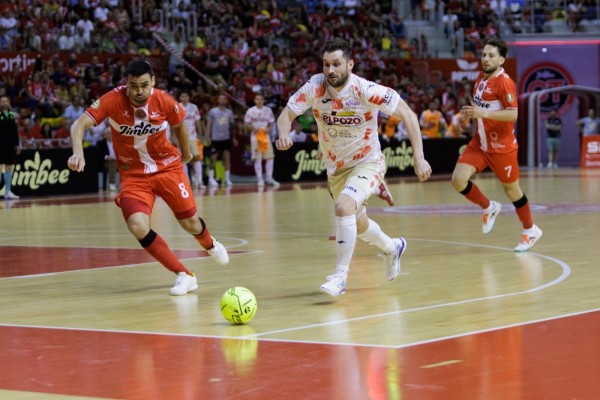 El Jimbee toma ventaja en la semifinal de la Liga al ganar a ElPozo en el derbi regional en la prórroga