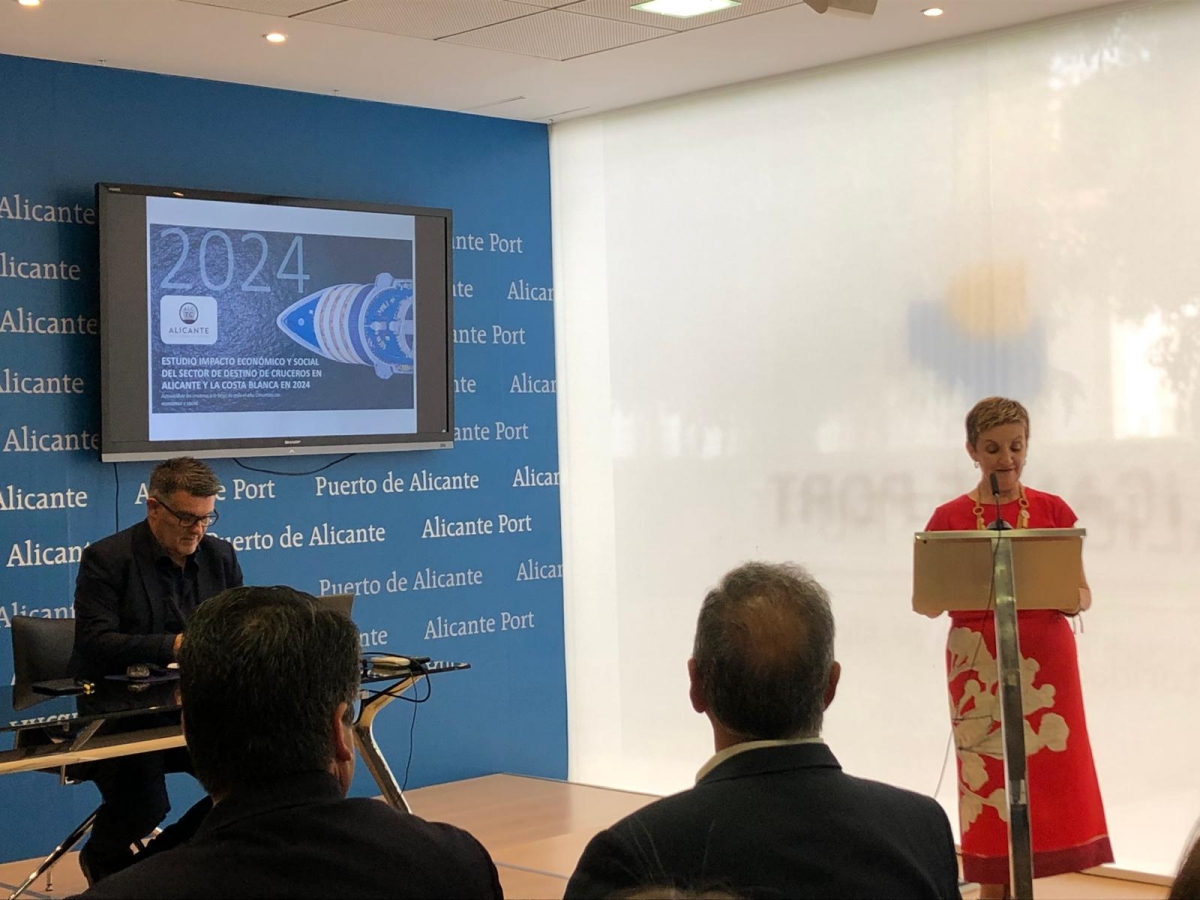 La consellera de Turismo, Marián Cano, en la presentación del informe. - La consellera de Turismo, Marián Cano, en la presentación del informe.