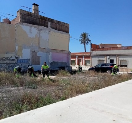 Mutxamel amplía el espacio de aparcamiento en la avenida de España para descongestionar el mercado