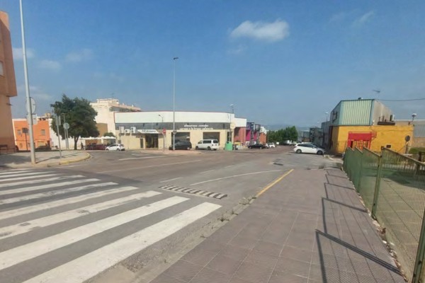 L'Alcora promoverá vivienda protegida en la fábrica Sanchis: prevé que Azuliber urbanice el solar de Azulejos Plaza en julio