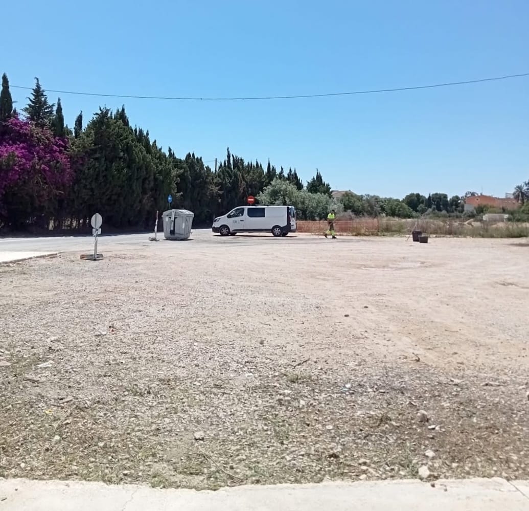 Solar habilitado como aparcamiento