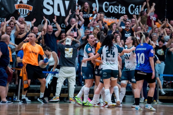 El STV Roldán empieza en Navalcarnero ante el Futsi Atlético la final de la Primera División femenina