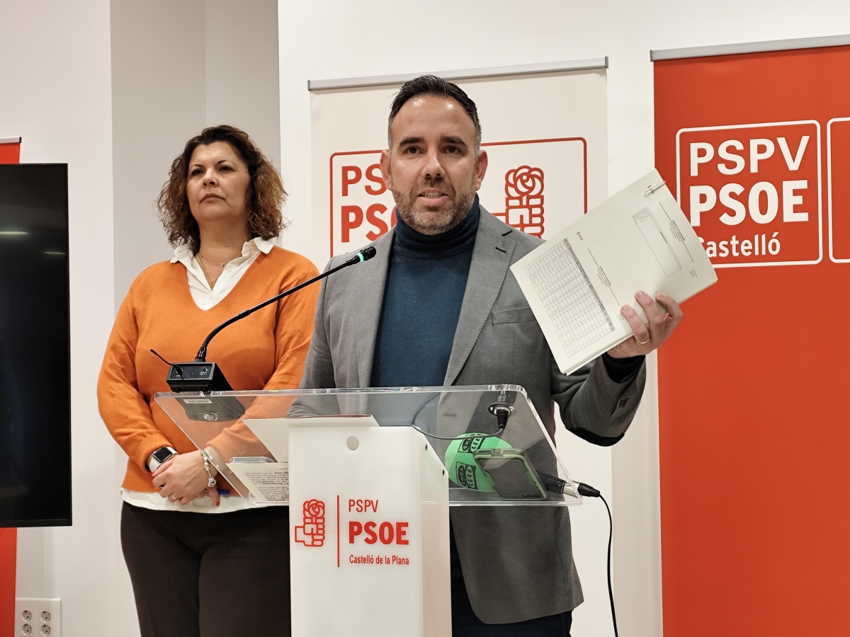 Rafa Simó, actual secretario general, con la portavoz del grupo municipal, Patricia Puerta. - 