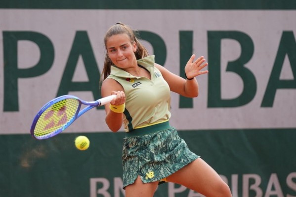 Charo Esquiva iguala su mejor resultado individual sobre la tierra de París