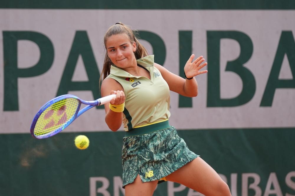Charo Esquiva iguala su mejor resultado individual sobre la tierra de París