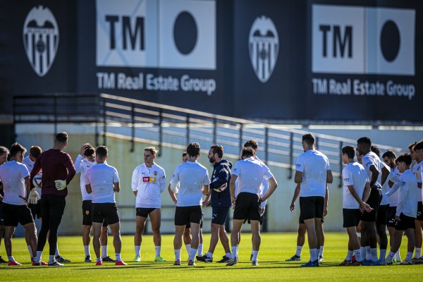 Baraja ya tiene a sus cinco internacionales para preparar el duelo con Las Palmas
