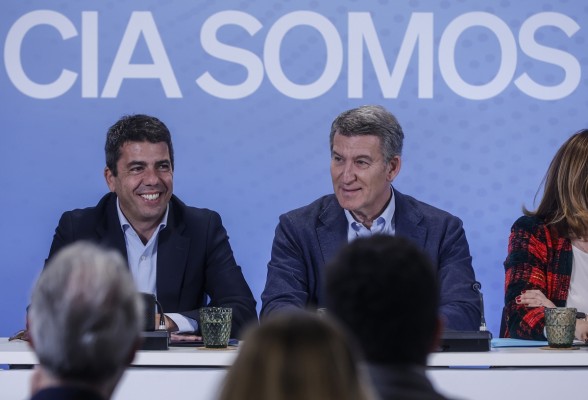 Feijóo y Mazón participan este martes en una comida con militantes del PP en Alicante previa al congreso nacional