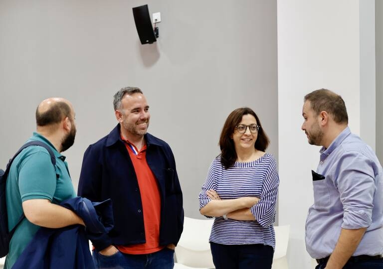 Simó, con algunos miembros de su Ejecutiva Municipal.