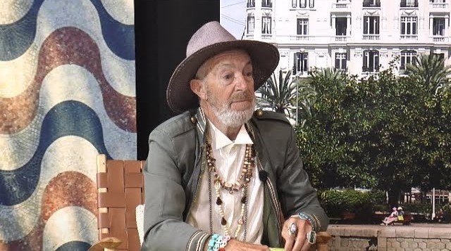 Una exposición de fotos en la UA recuerda al activista LGTBIQ+ Toni Forat