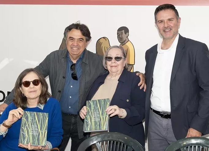 La grabadora Pilar Dolz, directora de la galería Cànem durante 50 años, en el nuevo libro de la IAM