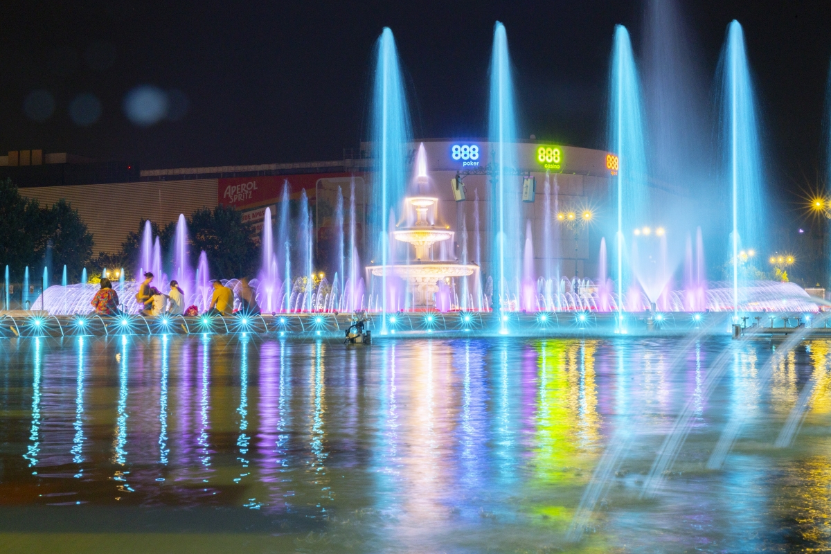 Fuentes de la plaza Unirii - Olga Briasco Fuentes de la plaza Unirii