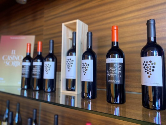 Homenaje a Los Tesoros de la Bodega Fonda 
de Celler del Roure
