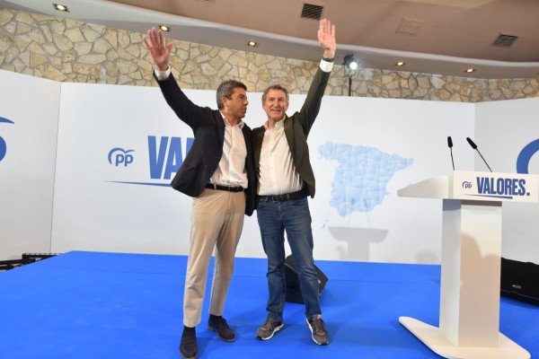 Feijóo elude el futuro de Mazón y denuncia la 