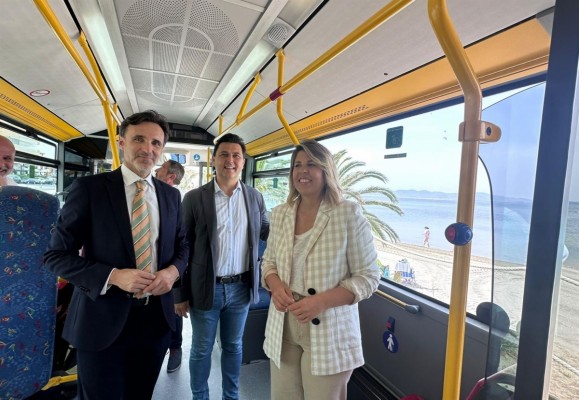 Los autobuses de La Manga tendrán más frecuencias y amplían su recorrido este verano