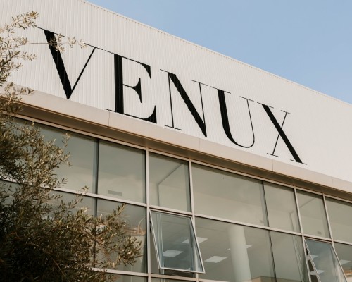 Venux (STN) crece: tramita una segunda línea de producción para llegar a casi 10 millones de m2 anuales