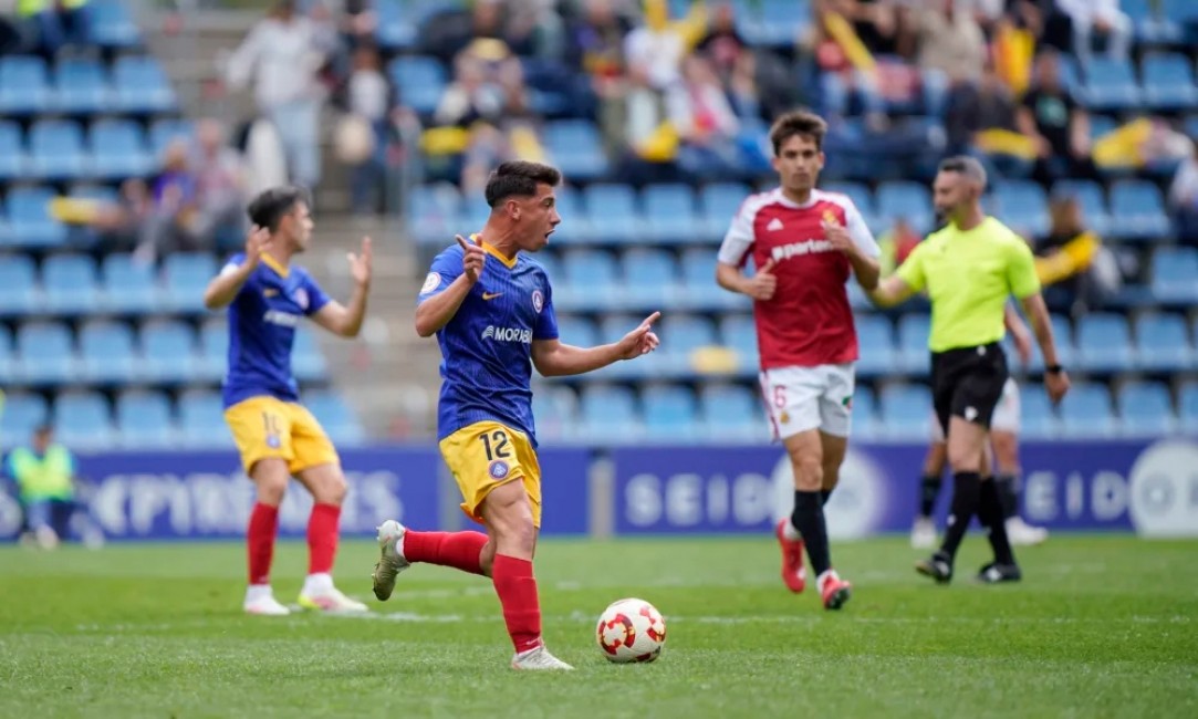 Dani Villahermosa, futbolista del FC Andorra - Foto: PLAZA