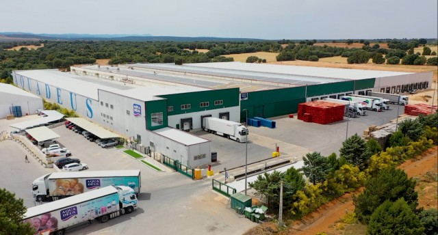 Aquadeus, de Grupo Fuertes, sube al podio de las empresas de agua mineral natural en España