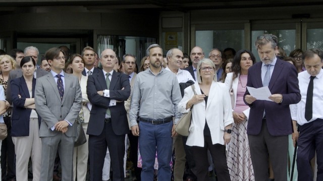 Jueces y fiscales se suman en València a la concentración contra la reforma judicial: 