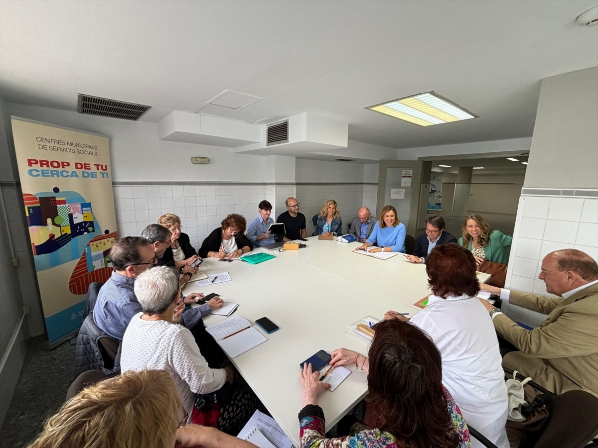 El Ayuntamiento analiza la situación de Casitas Rosa para avanzar en un plan de actuación integral