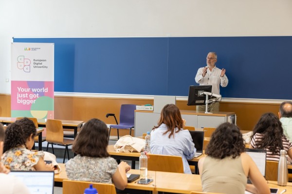 Realidad virtual en productos sostenibles: la UJI reúne a 23 estudiantes de universidades europeas