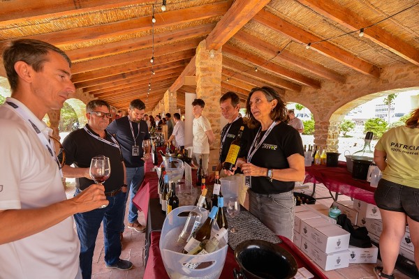 La VII Mostra de Vins Singulars i de Poble: un viaje enológico a las islas desde el riurau de Jesús Pobre