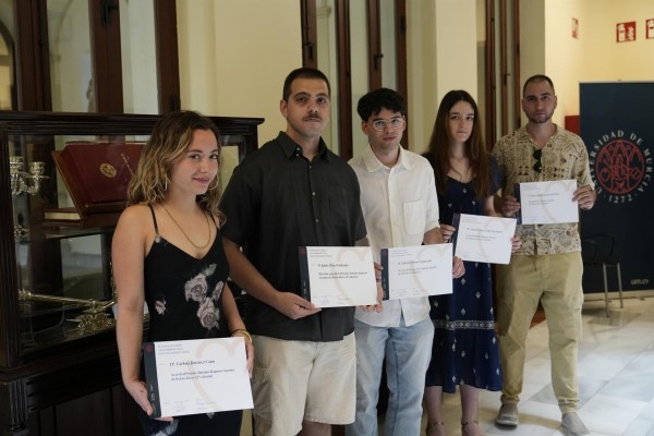 José María Remesal y María Luisa Cerdá, ganadores de los premios 'Eloy Sánchez Rosillo' y 'Mariano Baquero' de la UMU