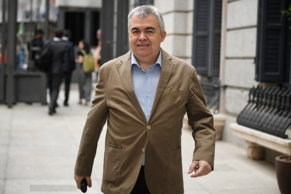 Sumar pide al PSOE que aparte a Santos Cerdán de inmediato y que le exija que deje el escaño en el Congreso
