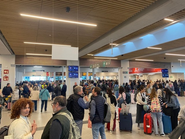 Una incidencia por falta de tensión eléctrica en Chamartín afecta a la circulación de trenes entre Madrid y Murcia