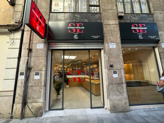 La cadena de hornos 'El Pan de Estellés' da el salto a la restauración con su primera cafetería
