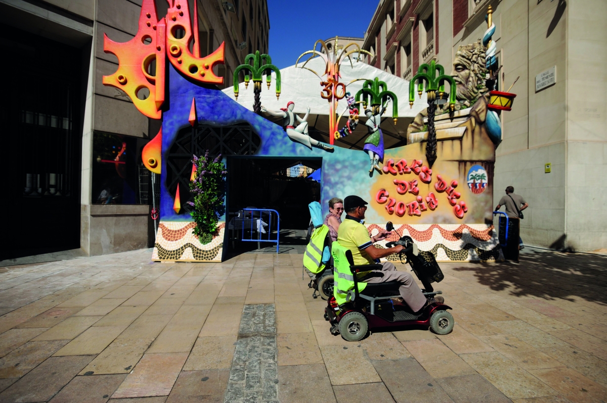 Portada de barraca - FOTO: RAFA MOLINA Portada de barraca