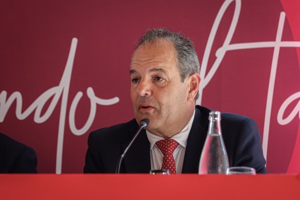 Se busca candidato alternativo a Carlos Baño