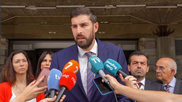 Vox plantea una comisión de investigación en la Asamblea sobre las mordidas en las obras del AVE en Murcia
