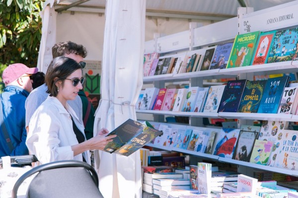 La Plaça del Llibre de València torna al Jardí Botànic