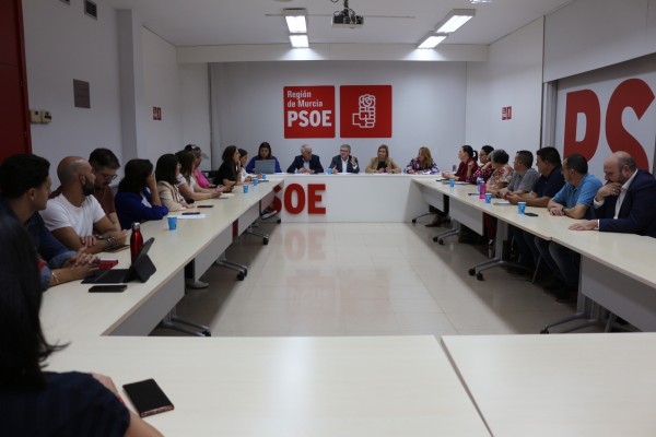 Estos son los 34 delegados murcianos que arroparán a Sánchez en el congreso de Sevilla