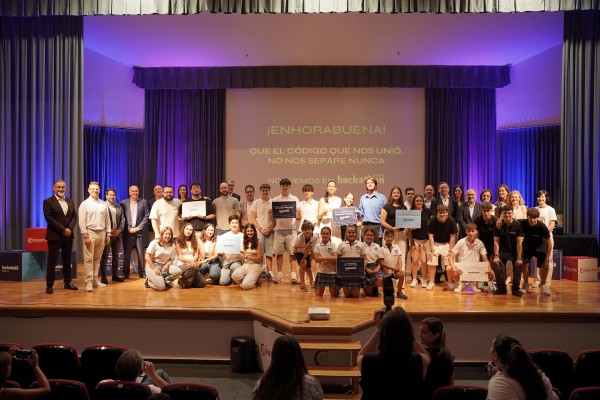 El Hackathon Castellón llega a su fin con la presentación de las propuestas y la entrega de premios