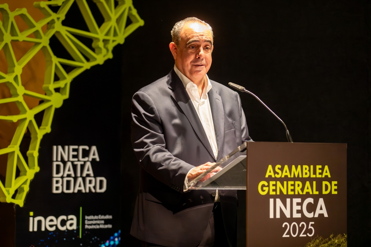 Nacho Amirola en la asamblea de Ineca. - Foto: PLAZA Nacho Amirola en la asamblea de Ineca.
