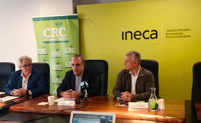 Las exportaciones del calzado en Alicante esperan remontar: la bajada del IPC puede aumentar ventas